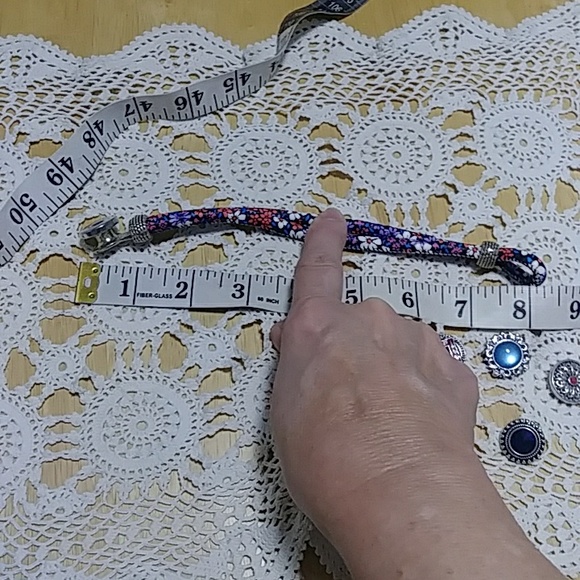 Snap Jewelry - Floral fabricbracelet with snap buttons - Picture 8 of 8